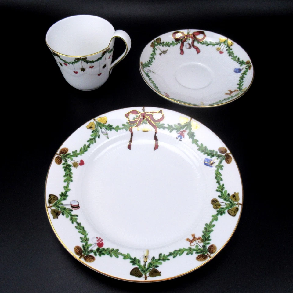 Royal Copenhagen Porzellan Kaffeegedeck 3-teilig Serie Star Fluted Christmas - Bild 3 von 4
