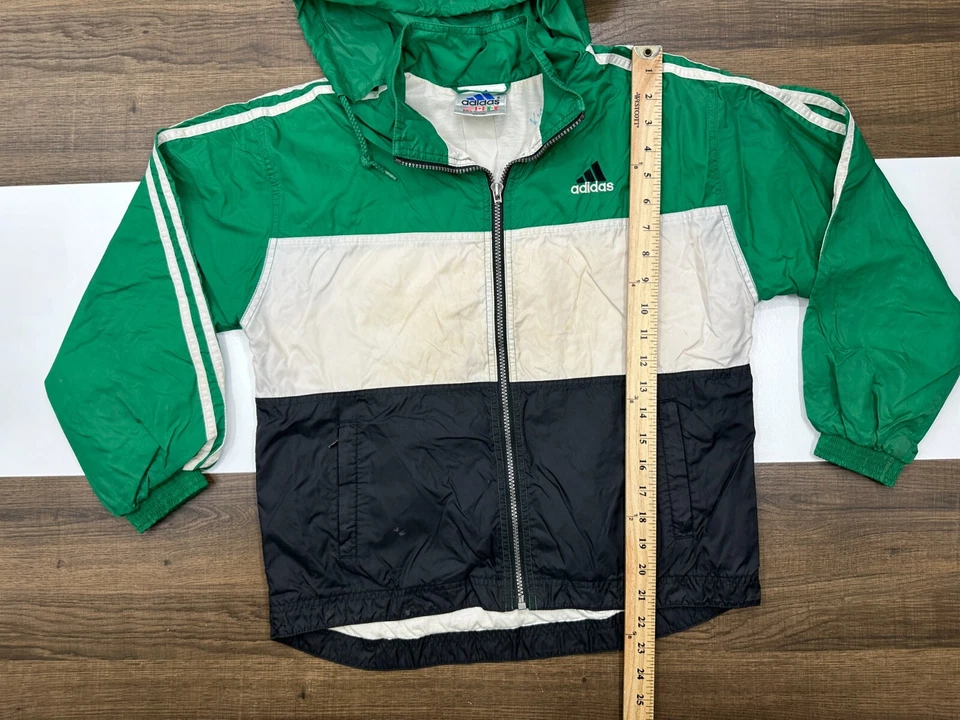 Chaqueta cortavientos deportiva vintage Adidas MED verde con capucha cremallera completa años 90 Foto 2 de 4