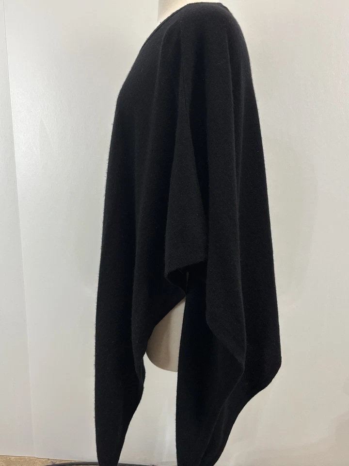 360 羊绒毛衣中号女式黑色披肩单袖不对称下摆 — 第 2/4 张图片