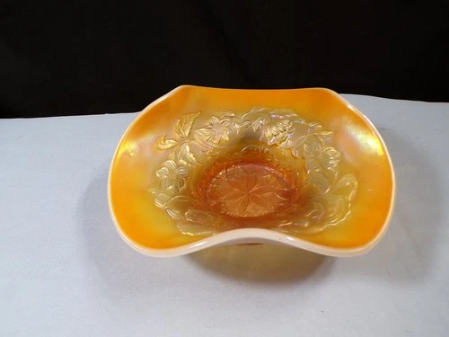 Vintage Dugan Peach Opalescent Carnival Glass 6 Six Petals Bowl 7 1/4" Wide INV4