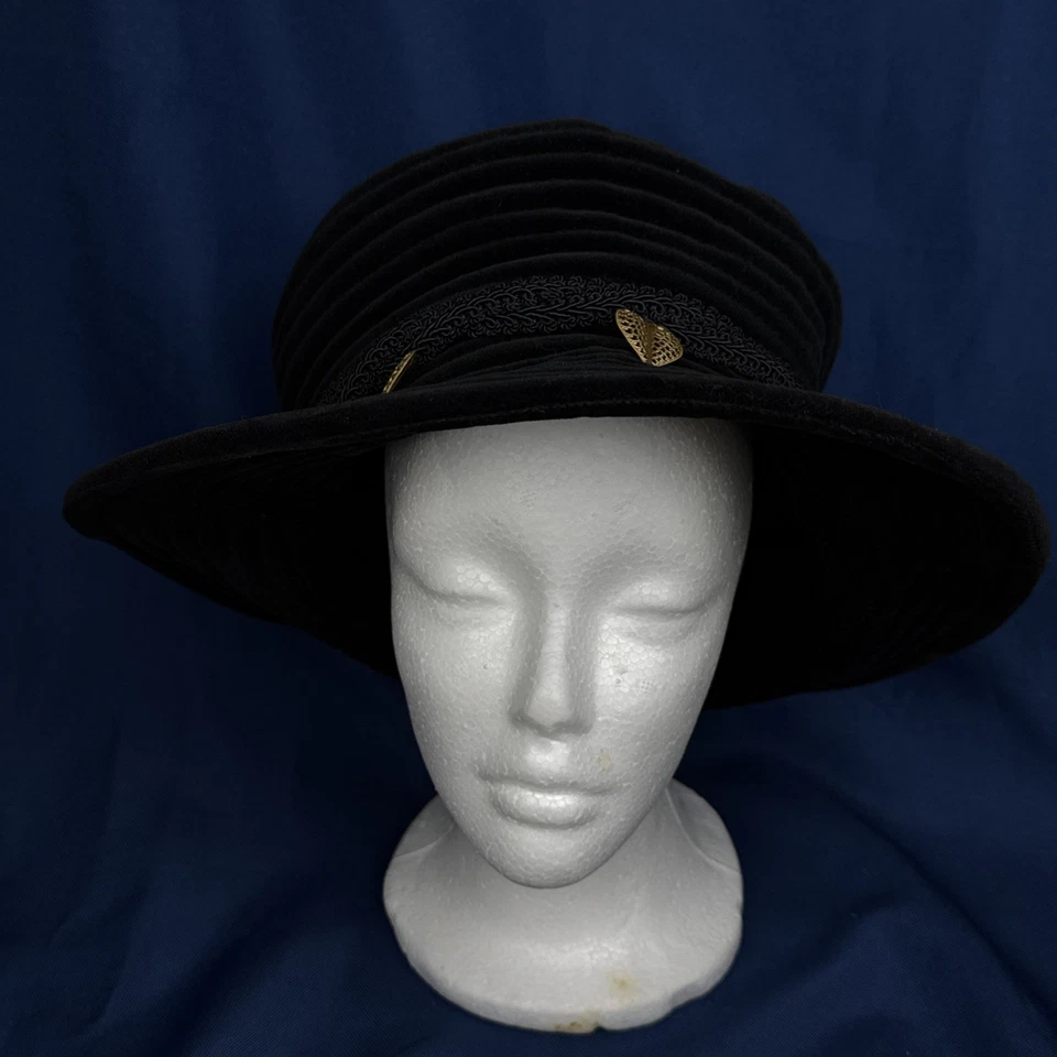 Sombrero Eric Javits Negro Terciopelo Steampunk Chapado en Oro Hojas Circunferencia 217/8 Pulgadas Foto 2 de 4