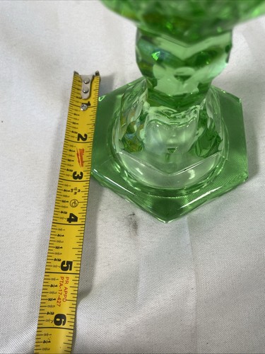 Vintage/Antique Kerosene/Oil Lamp Green Glass Pattern w/Wick - Picture 10 of 11
