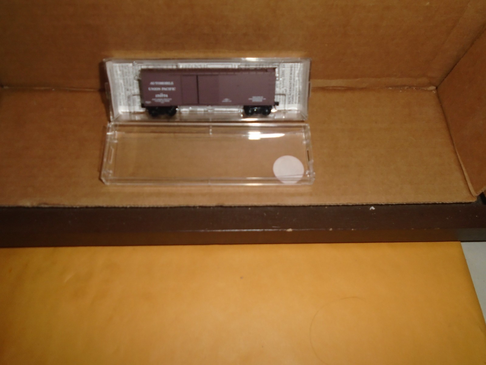 Micro-Trains #41010 40' Double Sheathed Wood Boxcar - Union Pacific #170774 N