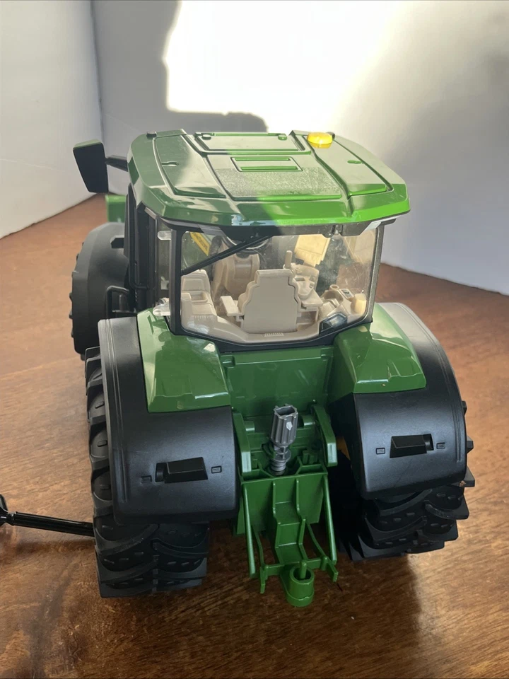 Bruder 09826 John Deere 7R 350 w/ Front Loader - Image 4 of 4