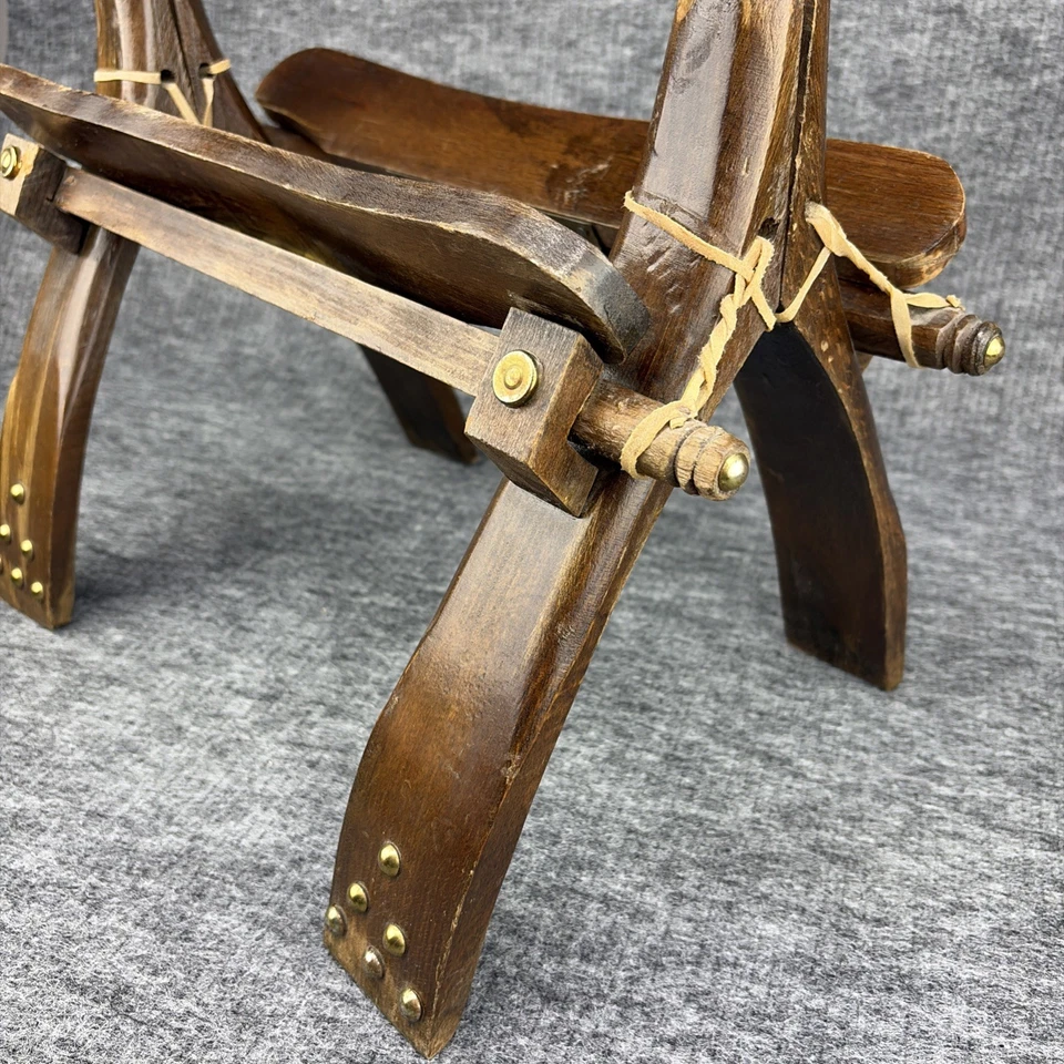 Sela de camelo vintage - Almofada vermelha com base de madeira - Decoração egípcia - Imagem 4 de 4