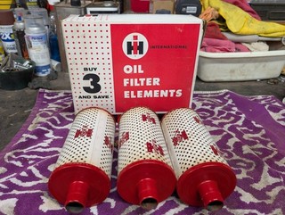 NOS IH International Harvester Oil Filter Elements In Original Box 376 375...