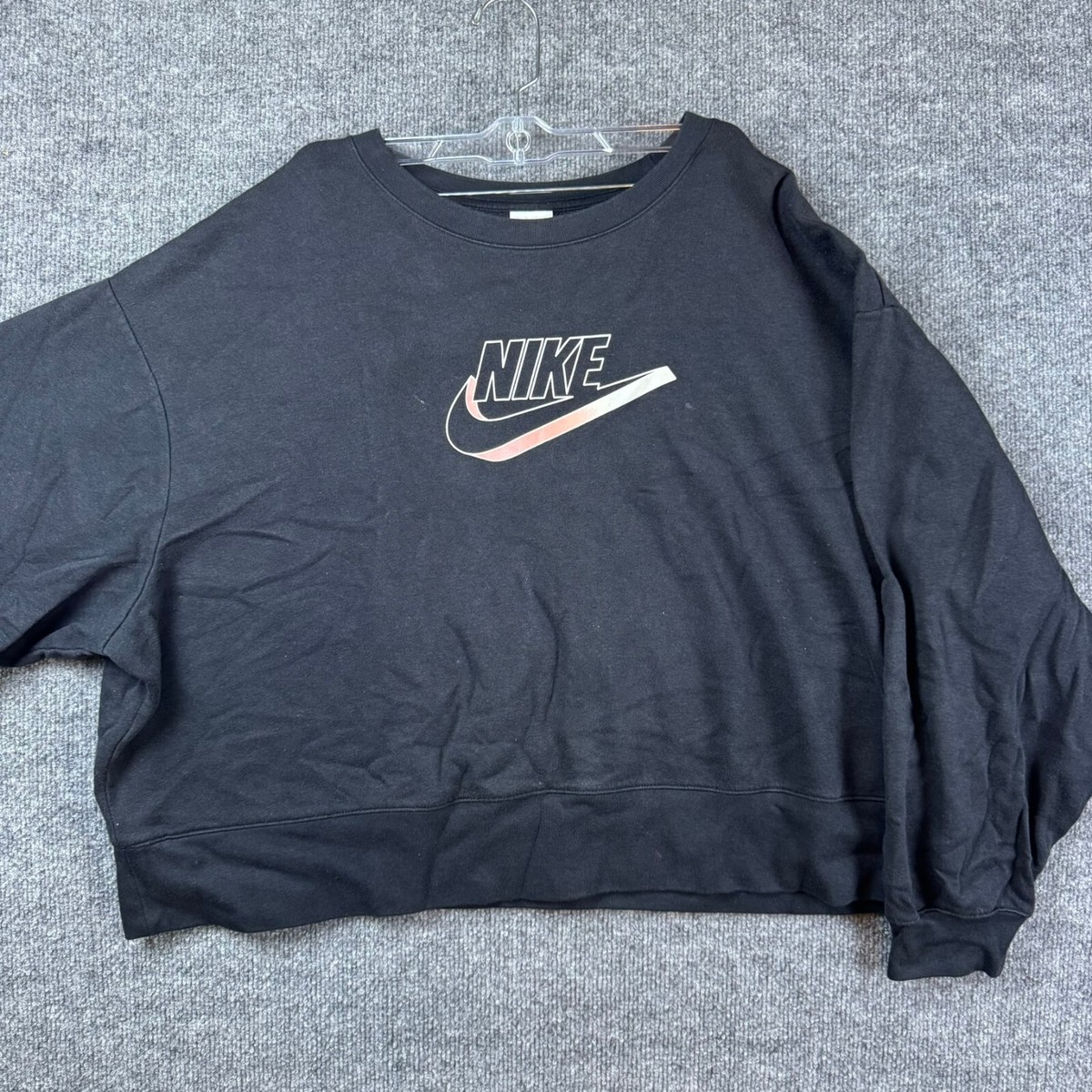 nike black cropped sweater