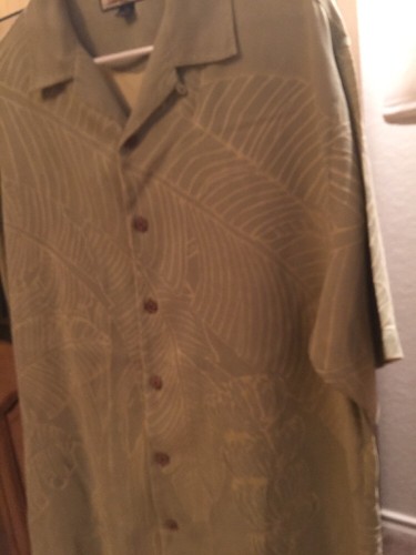 Ropa de vacaciones Tommy Bahama abotonada relax talla mediana para hombre - Imagen 3 de 12