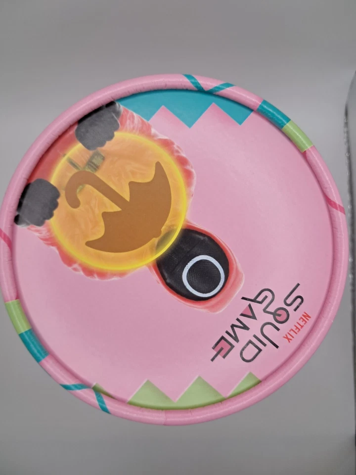 Exquisite Gaming: Holdems: Netflix Squidgames Masked Manager Auricular y Soporte para Teléfono Foto 3 de 4