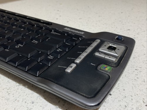 Microsoft 1044 Wireless Remote Keyboard,  All In One Media Keyboard, X806590-101 - Picture 8 of 12