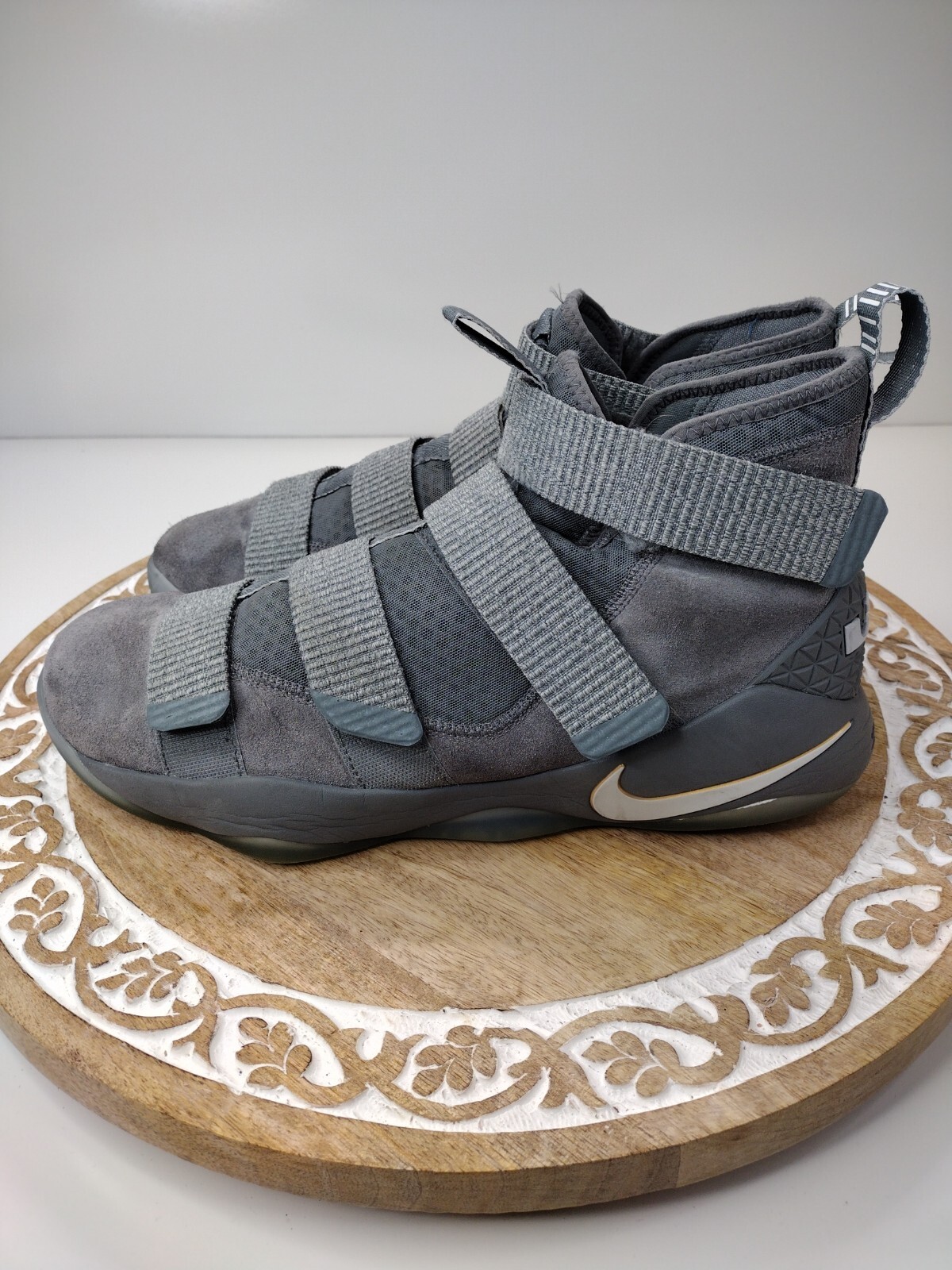 lebron soldier grey