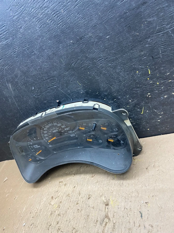 Chevrolet Silverado Sierra 2003 a 2006 velocímetro calibre Cluster T8916 DG Foto 3 de 4
