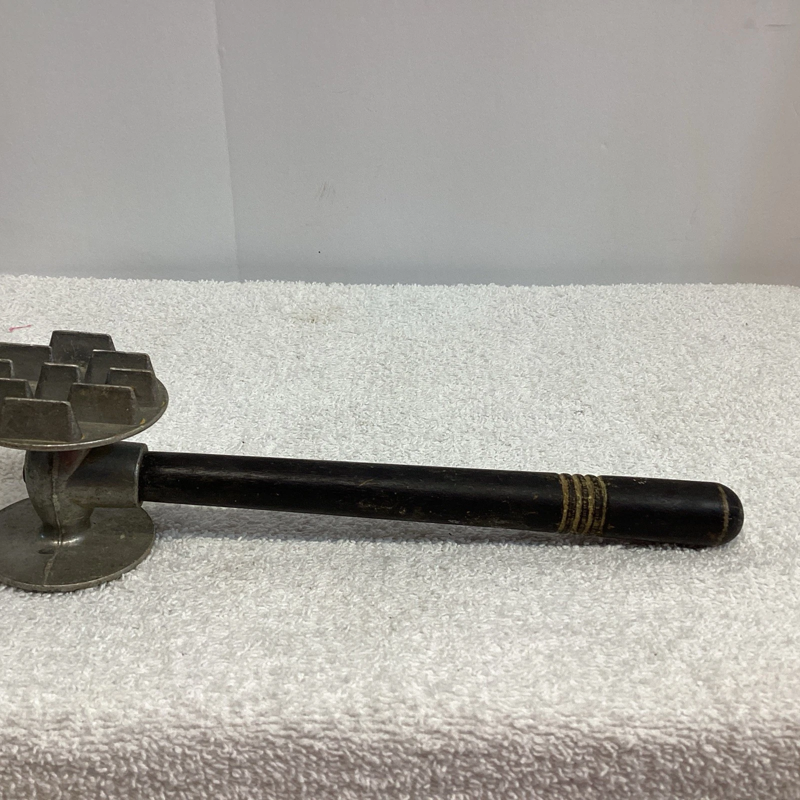 Vintage Modern Industries Des Moines Meat Tenderizer w/ Wooden Handle
Opens in a new window or tab