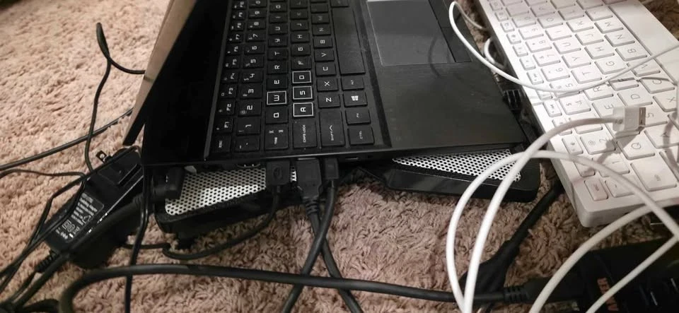 HP Omen 15t-dh000 CTO (5VX94AV) 2.6GHz i7-9750H 32gb RAM, 512Gb SSD, RTX 2060 Foto 3 de 4