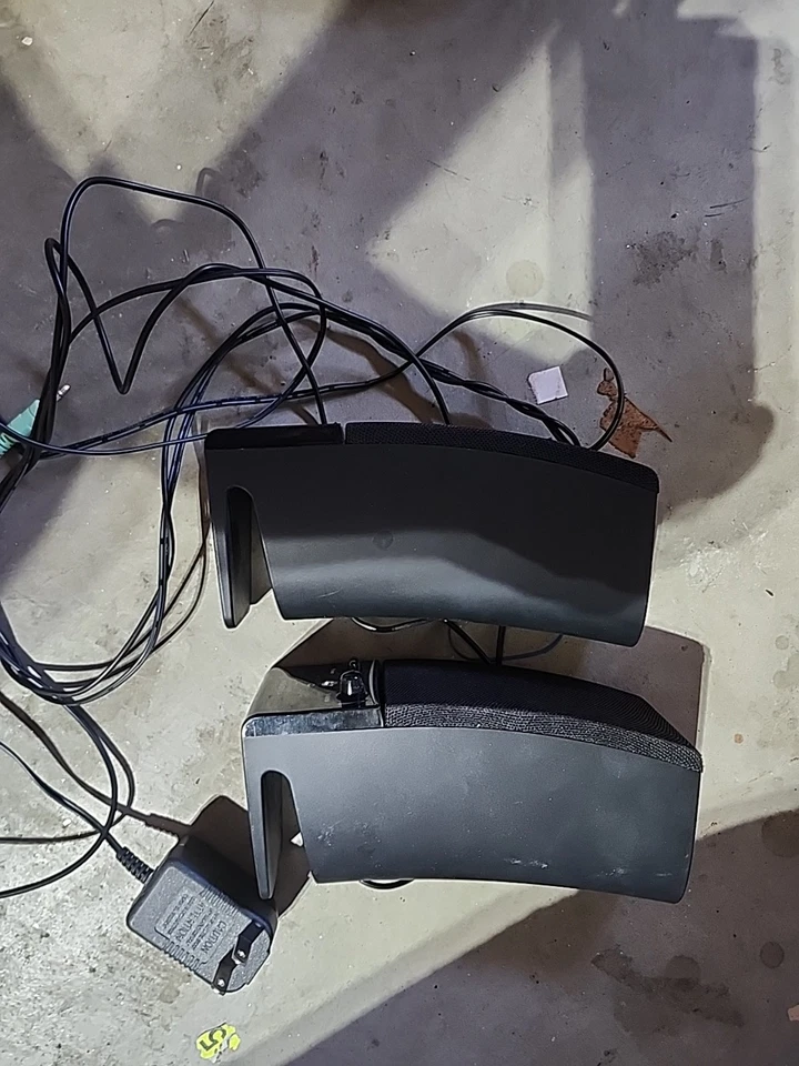 Conjunto de sistema de altavoces multimedia de escritorio Insignia para computadora portátil PC Foto 2 de 2