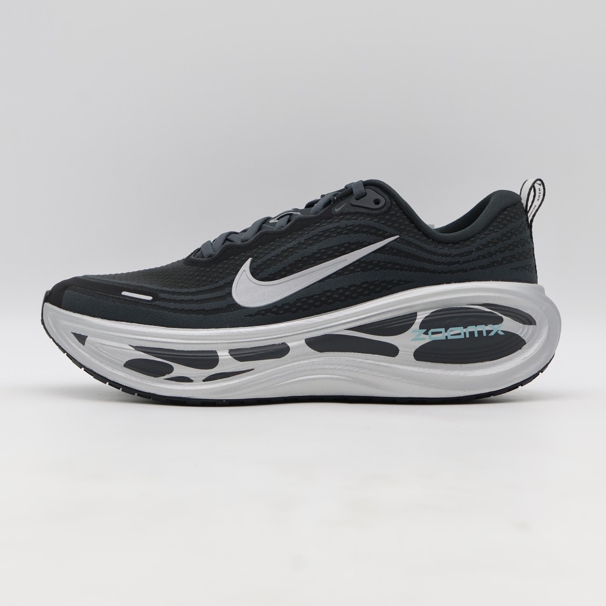 IM6011-060 Nike Vomero Plus Anthracite Cannon White Reflect Silver