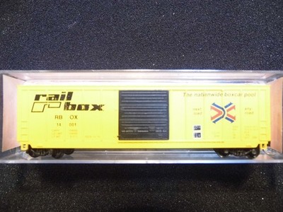 N - Roundhouse 8121 - 50' Modern Boxcar, Rail Box RBOX      LN  M-M coup
