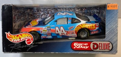 Hot Wheels Mattel 1999 Diecast 1/24 Racing Nascar Race Day Deluxe