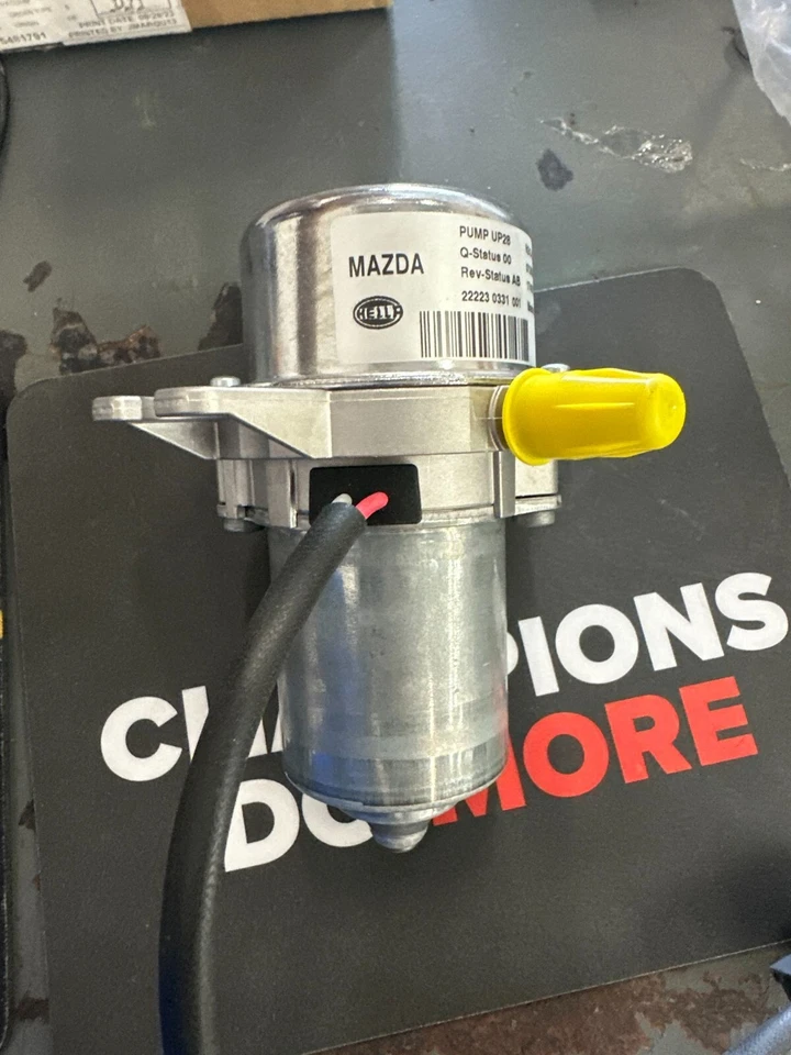 Bomba de vacío original Mazda N243-43-7H0A Foto 2 de 4
