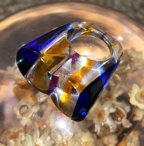 Retro Infinity Big Bold Lucite Ring!!! - image 10