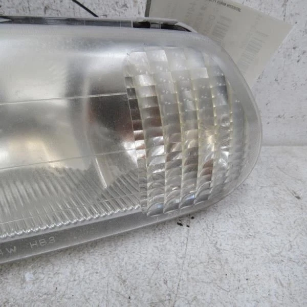 Faro delantero derecho pasajero (conector de 9 pines) Buick Regal Century 02-04 Foto 3 de 4