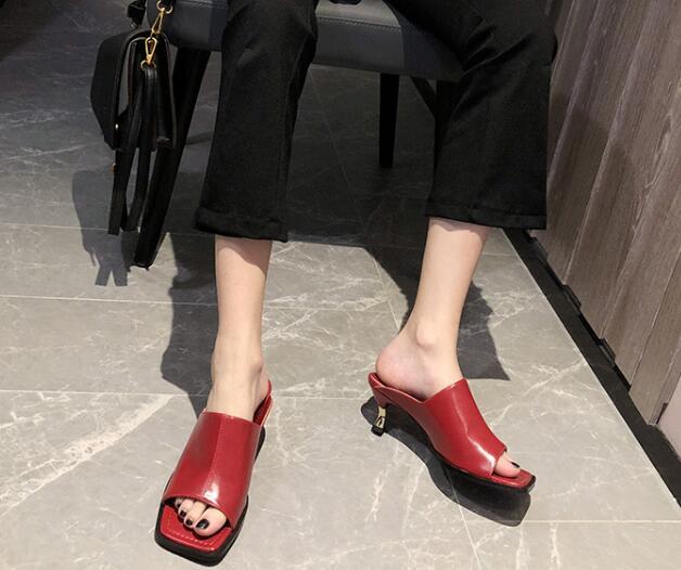 PANTOFOLA D’ORO Sandalo donna moda estate sexy punta aperta colore puro gattino tacchi medi