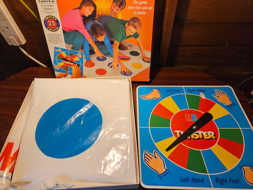 VINTAGE MB MILTON BRADLEY TWISTER BOARD GAME c.1993 25TH ANNIVERSAY