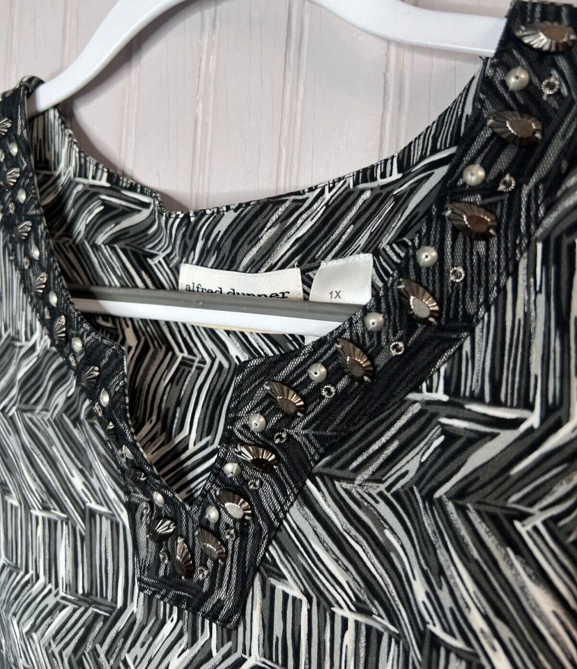 Ruby Rd Mujer TOP 2X Negro Tostado Estampado Animal Tachuelas Doradas Tejido Líquido Túnica Foto 3 de 4