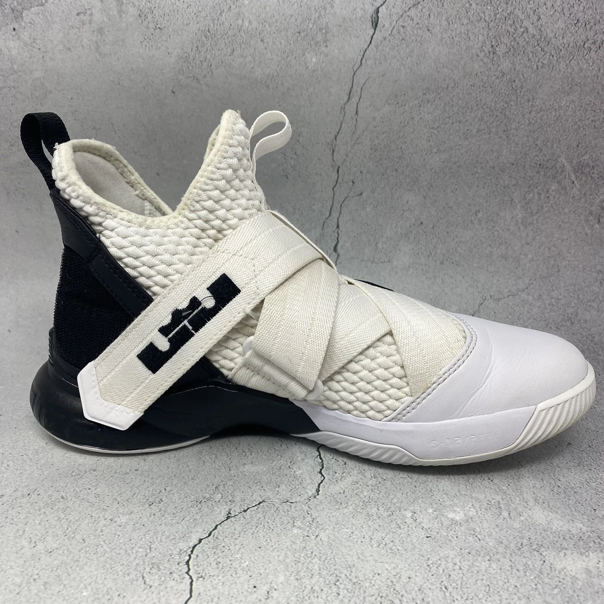 Nike lebron hotsell soldier 12 youth