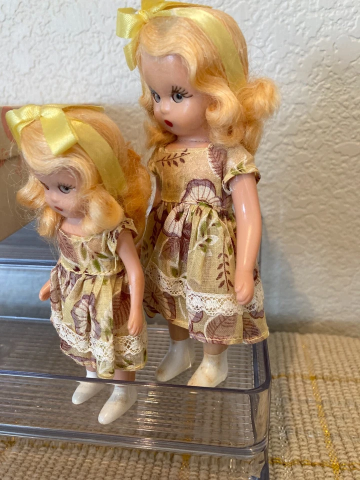 Muñecas Nancy Ann Storybook ~ #64/54 Big and Little Sisters Go to Sunday School Foto 4 de 4