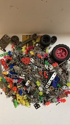 Meccano Aufrichter Teile Konvolut - Metallplatten, Schrauben, Räder