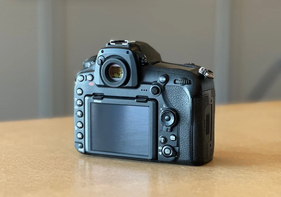 Nikon D850 Gehäuse (192.186 Ausl.) vom händler Private-Fotografie.nl - Bild 2 von 4