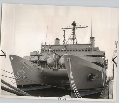 Hunters Point Shipyard Outfits NAVY's USS PIGEON New York 1972 Press Photo