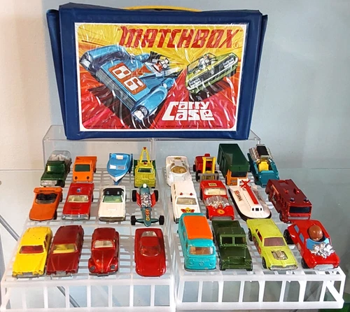 1971 Matchbox Lesney 24 Carry Case + Matchbox / Husky / Corgi Juniors x 24 Cars