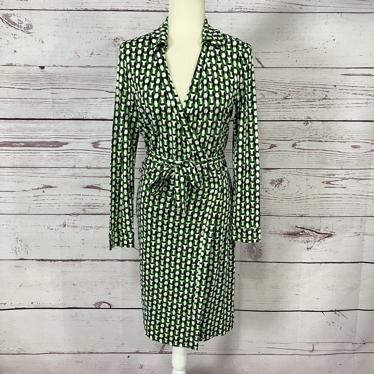 Silk Wrap Diane Von Furstenberg Green Wrap Dress Diane Von Furstenberg Silk Wrap Dress Size 10 Green White Geometric Belted Mini Silk Wrap Diane Von Furstenberg Green Wrap Dress Diane Von Furstenberg Silk Wrap Dress Size 10 Green White Geometric Belted Mini