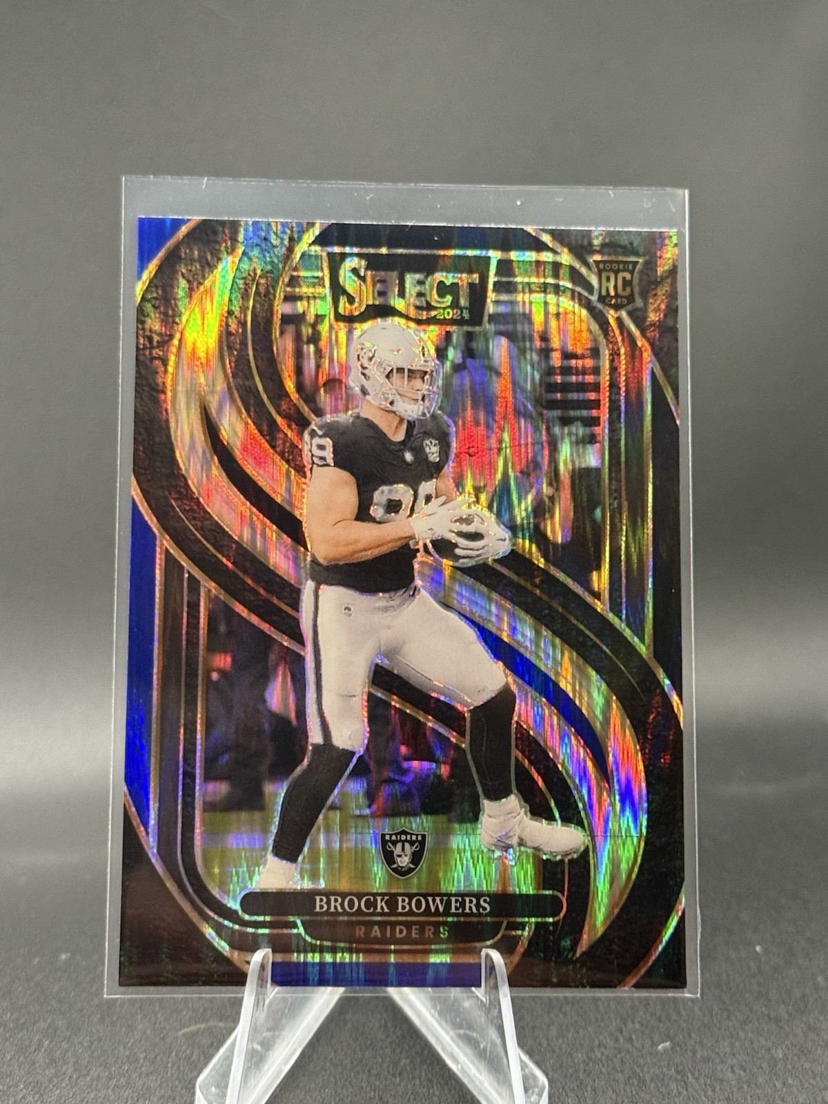 2024 Panini Select - Premier Level Brock Bowers #118 Black & Blue Shock (RC)