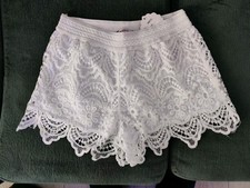 Lovely Women's White Crochet Shorts S/M