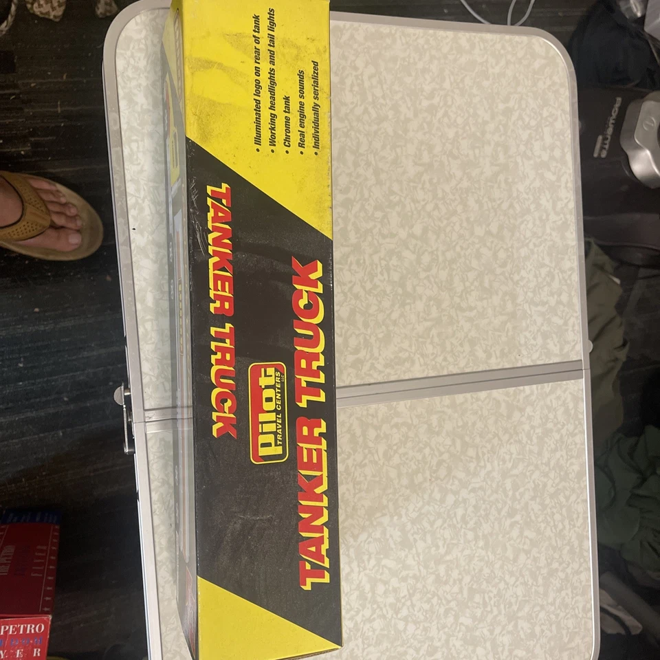 Camión cisterna piloto  Foto 2 de 3