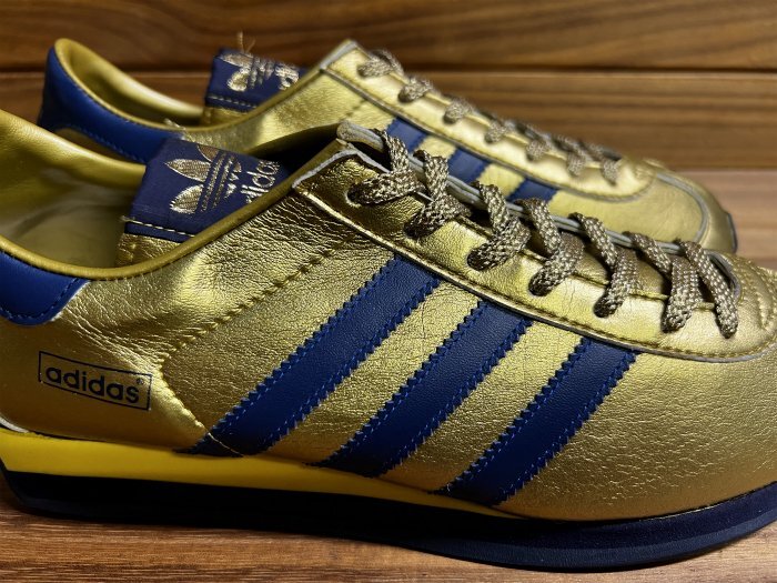 Deadstock Vintage 90's adidas Country Gold Navy Made in Japan