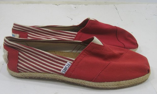 toms red canvas