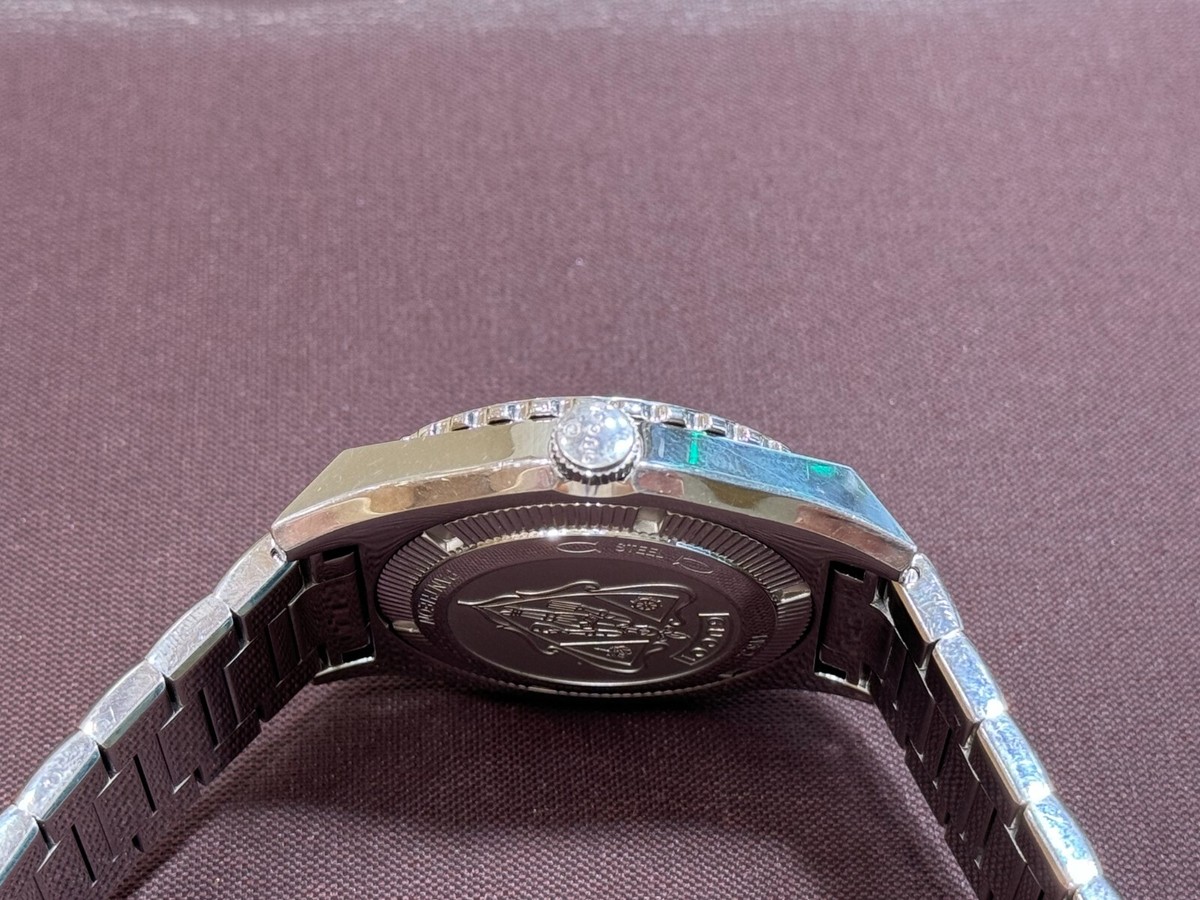 GUCCIパンテオンアリゲーター Gucci Pantheon Watch Automatic Diver 300M Date Mens 44mm