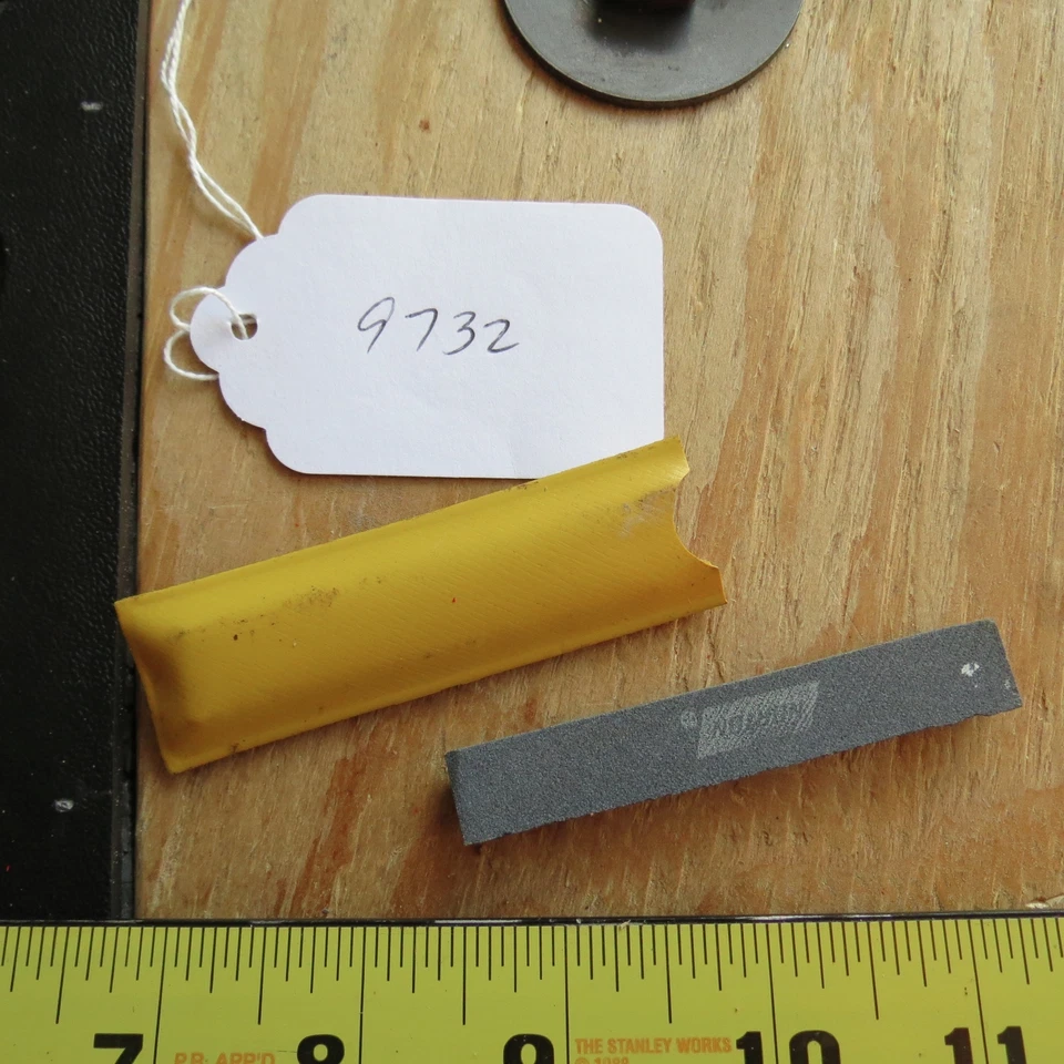 Afilador de anzuelos de pesca Norton Fishermans de colección (lote #9732) Foto 2 de 2