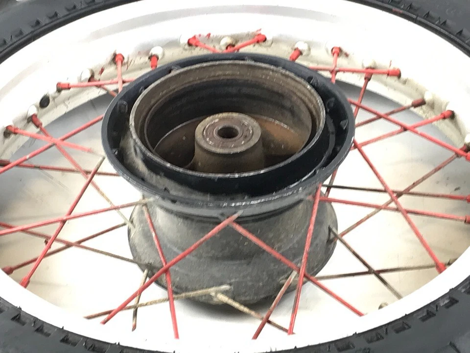 Llanta trasera 84 Honda XL600 XL 600R radios 17" Foto 2 de 4