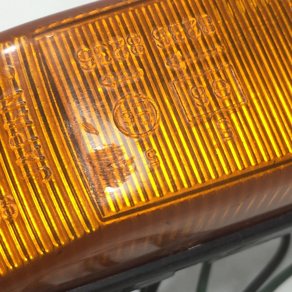 Lente de lámpara indicadora lateral 38401-8200 compatible con Suzuki Swift 1983-1989 NOS Foto 3 de 4