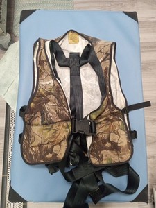 Hunter Safety System Tree Stand Fall Defense Safety Harness w/Vest L/XL