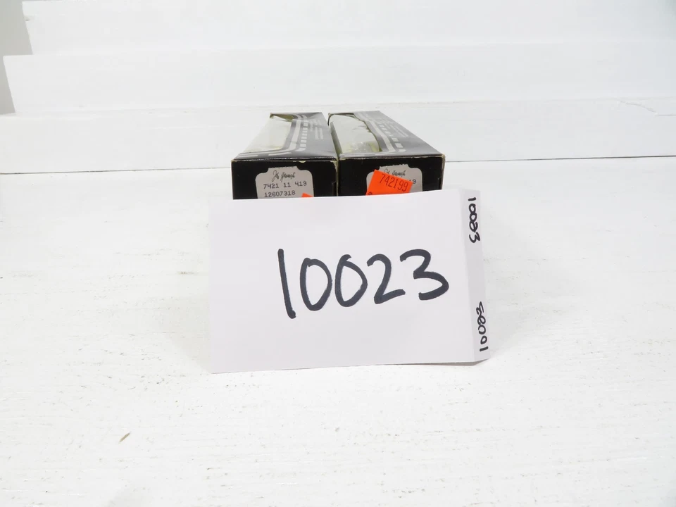 Corgi Trucks 1141 Lot of 2  Shell Tanker Semi Truck LN 10023 - Image 2 of 4