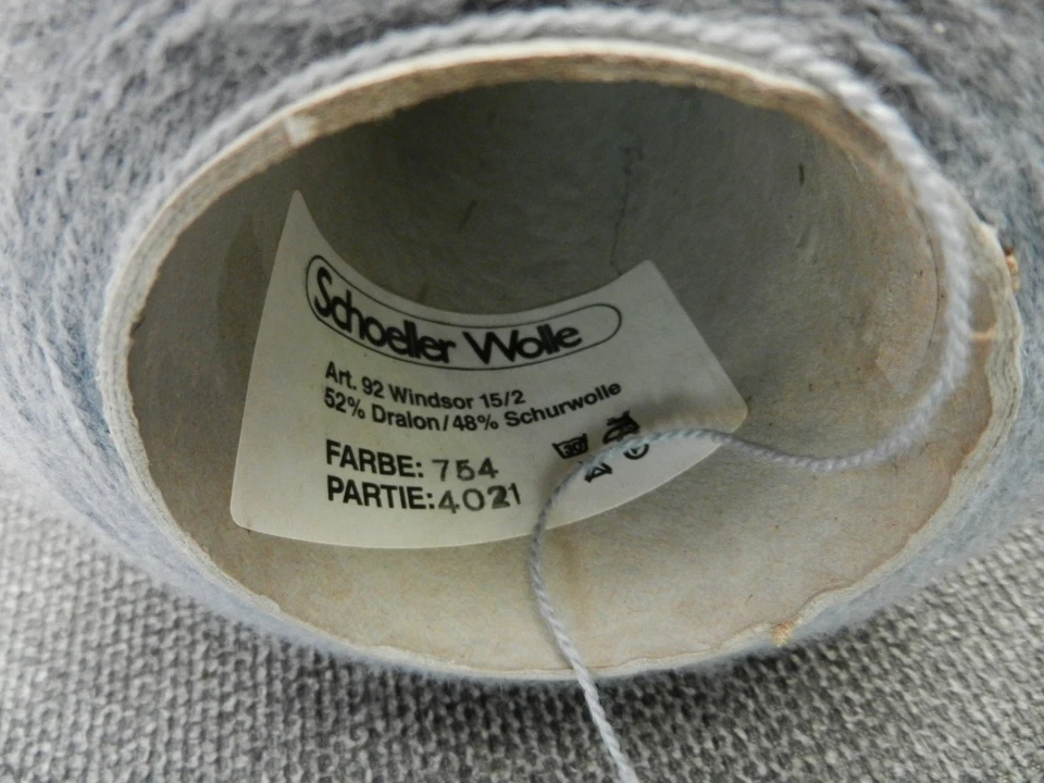 "Schoeller Wolle" auf Konen, für Strickmaschinen geeignet ca 1430 gr - Bild 3 von 4