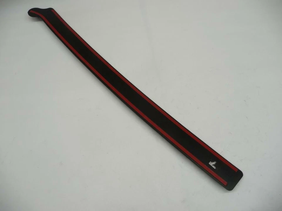 Нижняя отделочная полоска молдинг для заднего бампера Audi A8 quattro 2011-2014 годов выпуска 4H0807277 от оригинального производителя A1 - Изображение 2 из 4