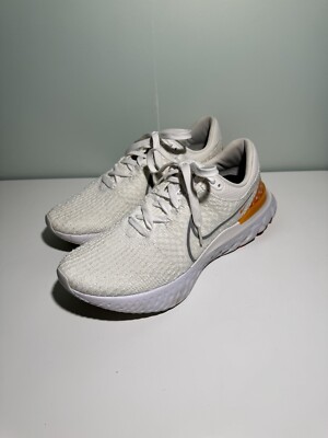 Nike React Infinity Run Flyknit 3 DH5392-100
White Grey Kumquat size: 10.5 Nike React Infinity Run Flyknit 3 DH5392-100 White Grey  main image 2