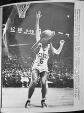 1957-58 NBA BASKETBALL PHOTO BILL RUSSELL BOSTON CELTICS MSG NEW YORK KNICKS ABA